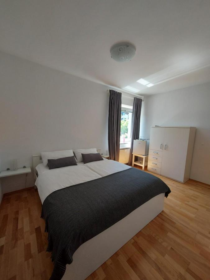 Guesthouse Pri Mihelovih Сезана Экстерьер фото
